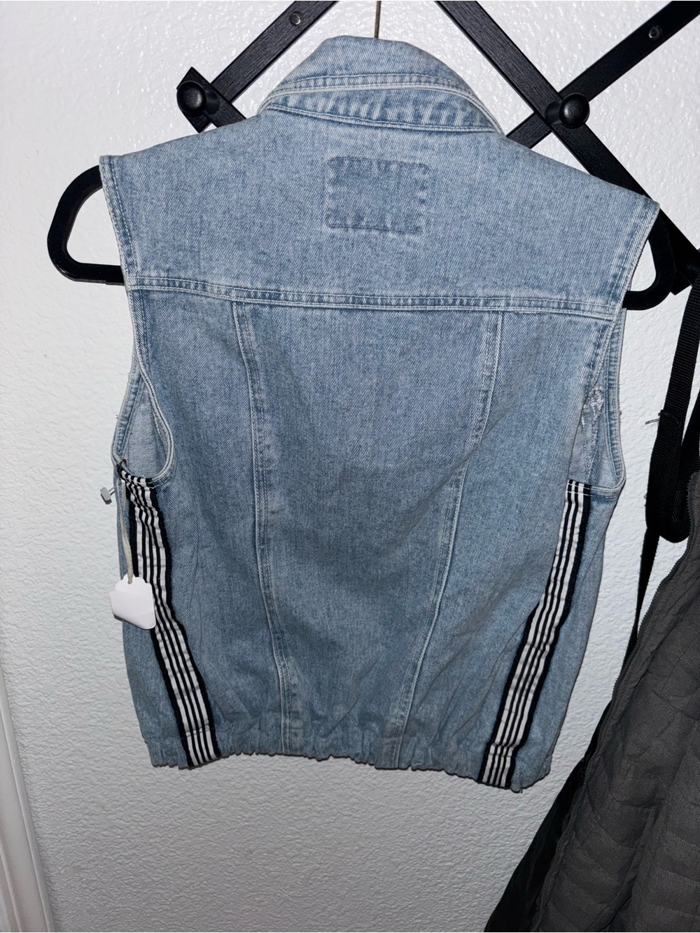 Revolt Denim Vest Light Wash 90s Grunge Sleeveless Jean Jacket Size L - Picture 4 of 7